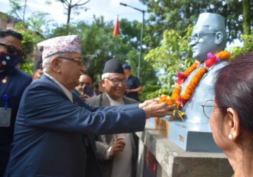 पुष्पलालको बाटोबाट अलिकति पनि दायाँबायाँ नगर्ने ओलिको प्रतिबद्धता